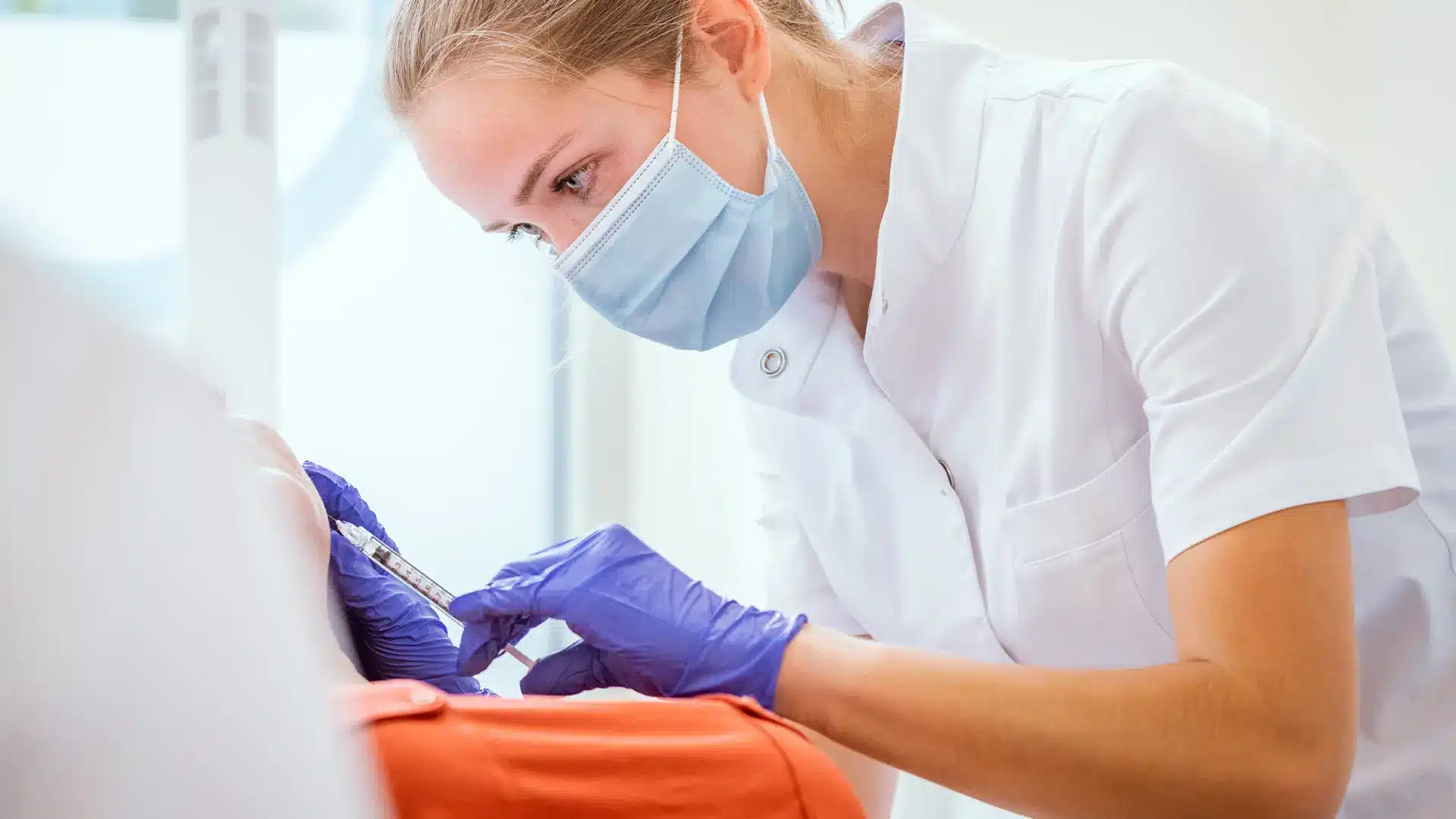 De psychologie achter cosmetische behandelingen head